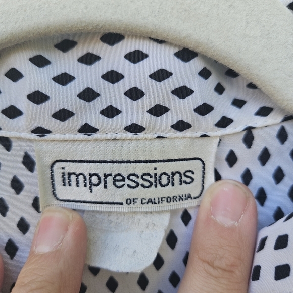 vintage Impressions of California white button front shirt with black diamonds - Picture 6 of 8